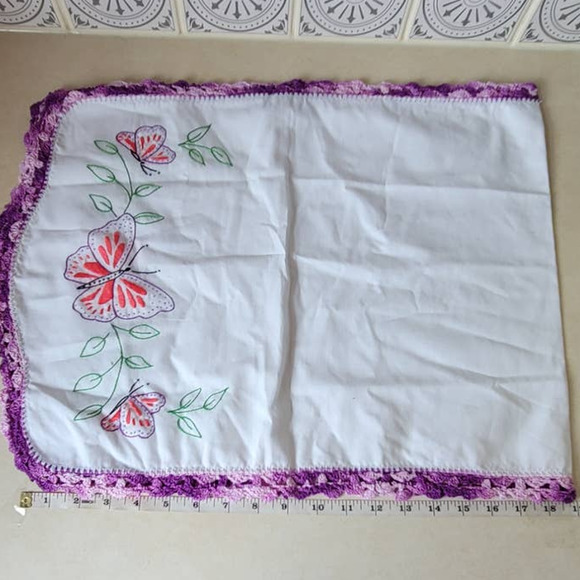 Hand Embroidered Table Runner Butterflies Crochet Edge - Picture 1 of 6